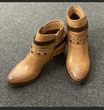 Women's Shoes - Studio 653