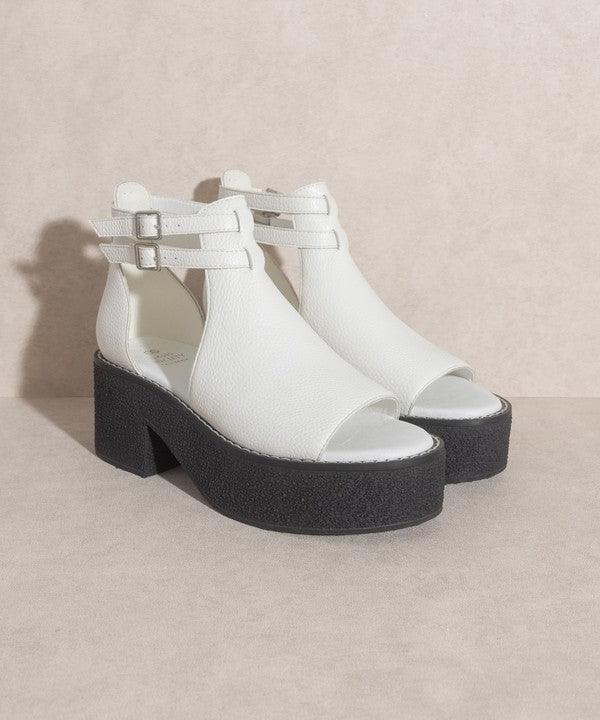 Elizabeth - Platform Strapped Sandal - Studio 653